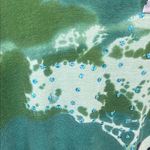 Essentials by Maggie Y2K Green T-shirt with Panda Sequin & Blue Stones 18/20W - Picture 4 of 12